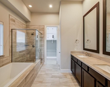 610 Delano Street - Photo Thumbnail 26