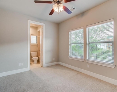 610 Delano Street - Photo Thumbnail 21