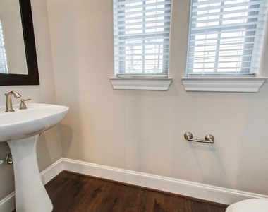 610 Delano Street - Photo Thumbnail 16
