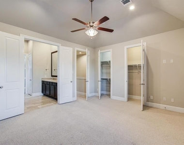 610 Delano Street - Photo Thumbnail 28