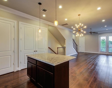 610 Delano Street - Photo Thumbnail 12