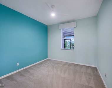 18025 Greenwood Drive - Photo Thumbnail 20
