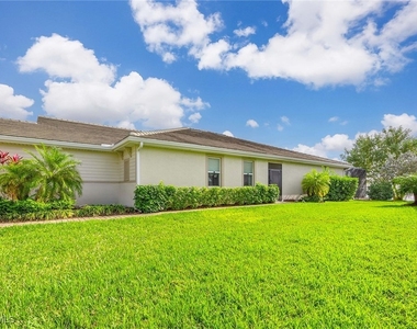 14610 Edgewater Circle - Photo Thumbnail 2
