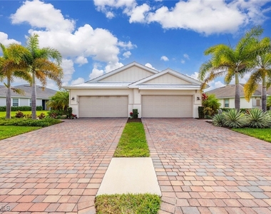 14610 Edgewater Circle - Photo Thumbnail 3