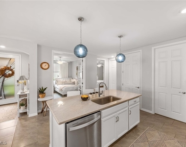 14610 Edgewater Circle - Photo Thumbnail 14