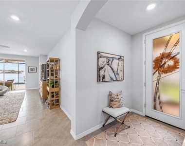 14610 Edgewater Circle - Photo Thumbnail 6