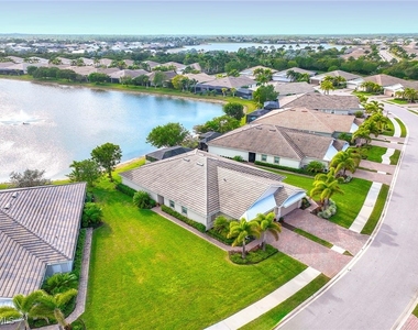 14610 Edgewater Circle - Photo Thumbnail 1
