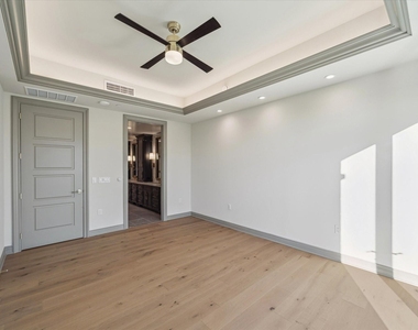 1717 Bissonnet Street - Photo Thumbnail 13
