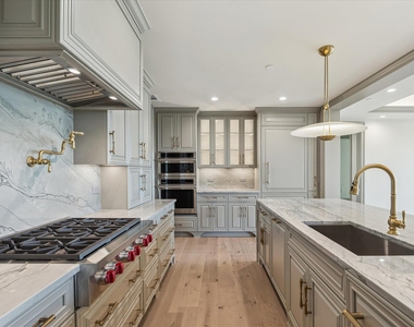 1717 Bissonnet Street - Photo Thumbnail 3