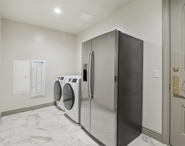 1717 Bissonnet Street - Photo Thumbnail 10