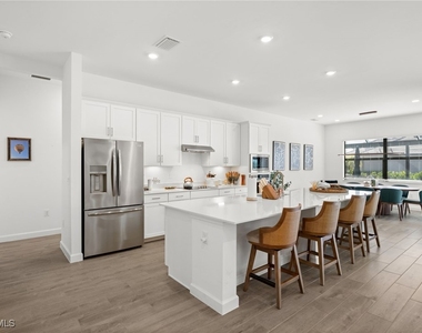 10798 Timber Creek Drive - Photo Thumbnail 18