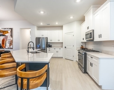 16907 Fairgrove Way - Photo Thumbnail 6