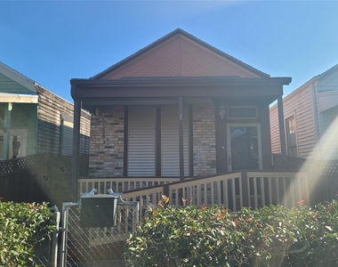 3321 Avenue M - Photo Thumbnail 1