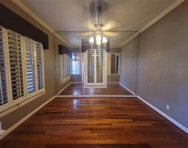 3321 Avenue M - Photo Thumbnail 3
