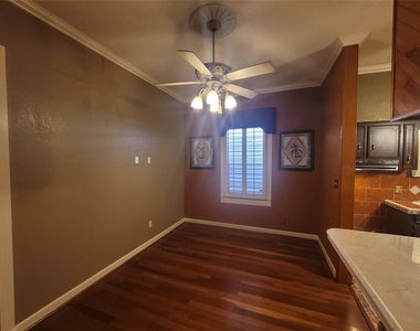 3321 Avenue M - Photo Thumbnail 5