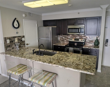 5220 Seawall Boulevard - Photo Thumbnail 3