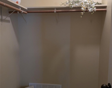 5220 Seawall Boulevard - Photo Thumbnail 6
