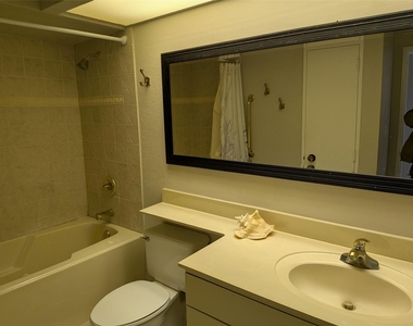 5220 Seawall Boulevard - Photo Thumbnail 5