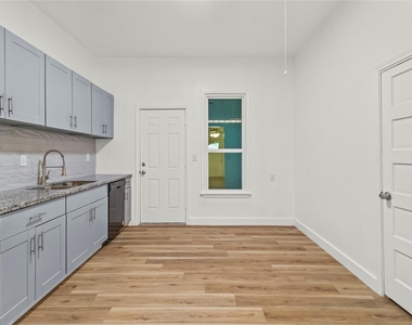 436 E Peach Street - Photo Thumbnail 5