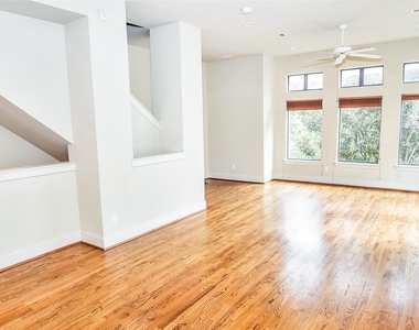 1611 Silver Street - Photo Thumbnail 5