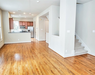 1611 Silver Street - Photo Thumbnail 9