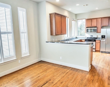 1611 Silver Street - Photo Thumbnail 10