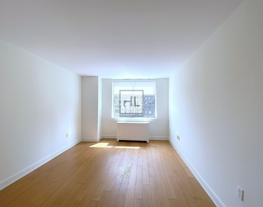 East 54th Street - Photo Thumbnail 1