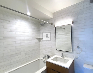 East 54th Street - Photo Thumbnail 3