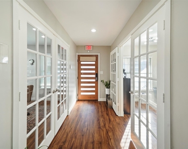 2009 N Durham Drive - Photo Thumbnail 2