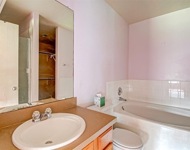 21206 Wortham Oaks Drive - Photo Thumbnail 22