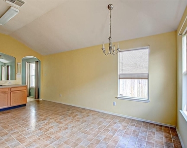 21206 Wortham Oaks Drive - Photo Thumbnail 13