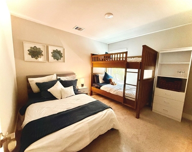 10542 Preserve Way - Photo Thumbnail 11