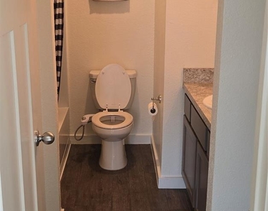 21155 Gosling Road - Photo Thumbnail 10