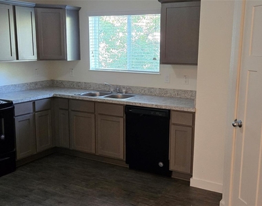 21155 Gosling Road - Photo Thumbnail 7