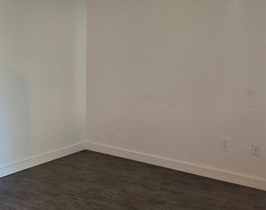21155 Gosling Road - Photo Thumbnail 9