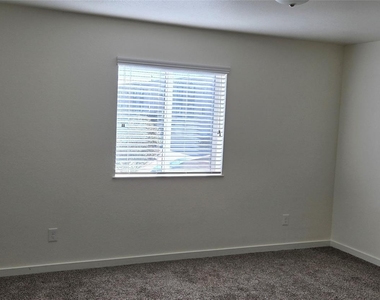 21155 Gosling Road - Photo Thumbnail 8
