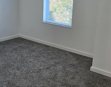 21155 Gosling Road - Photo Thumbnail 4