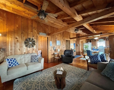 1111 Surf Drive - Photo Thumbnail 17