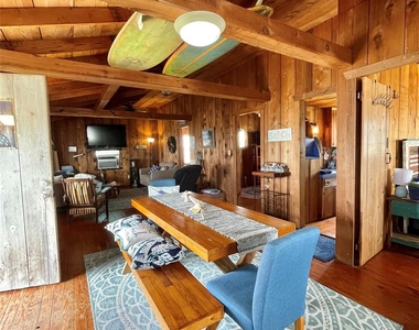 1111 Surf Drive - Photo Thumbnail 7