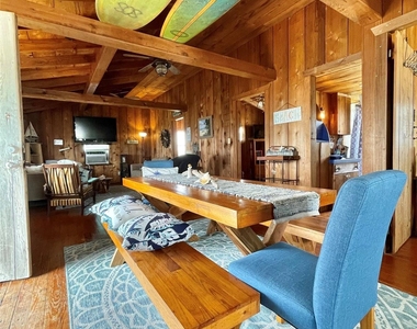 1111 Surf Drive - Photo Thumbnail 8