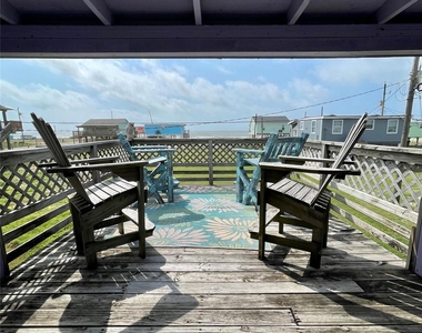 1111 Surf Drive - Photo Thumbnail 6