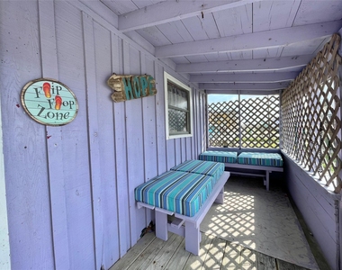 1111 Surf Drive - Photo Thumbnail 5