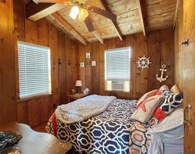 1111 Surf Drive - Photo Thumbnail 16