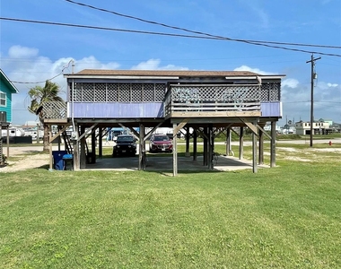 1111 Surf Drive - Photo Thumbnail 4
