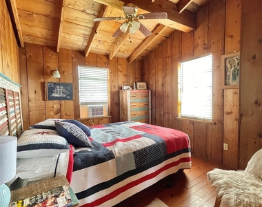 1111 Surf Drive - Photo Thumbnail 11