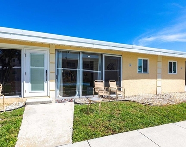 6006 Midnight Pass Road - Photo Thumbnail 9