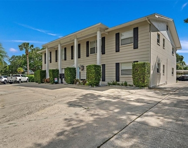 503 Monterey Boulevard Ne - Photo Thumbnail 1