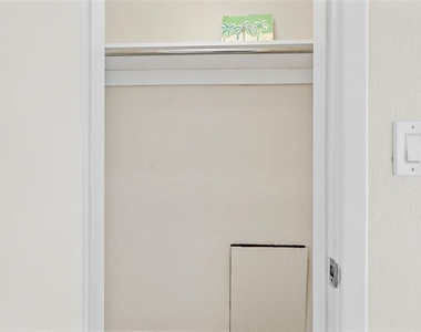 503 Monterey Boulevard Ne - Photo Thumbnail 12