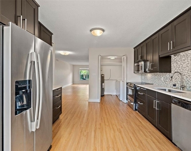 503 Monterey Boulevard Ne - Photo Thumbnail 5