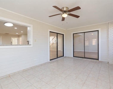 6545 Brentwood Drive - Photo Thumbnail 19